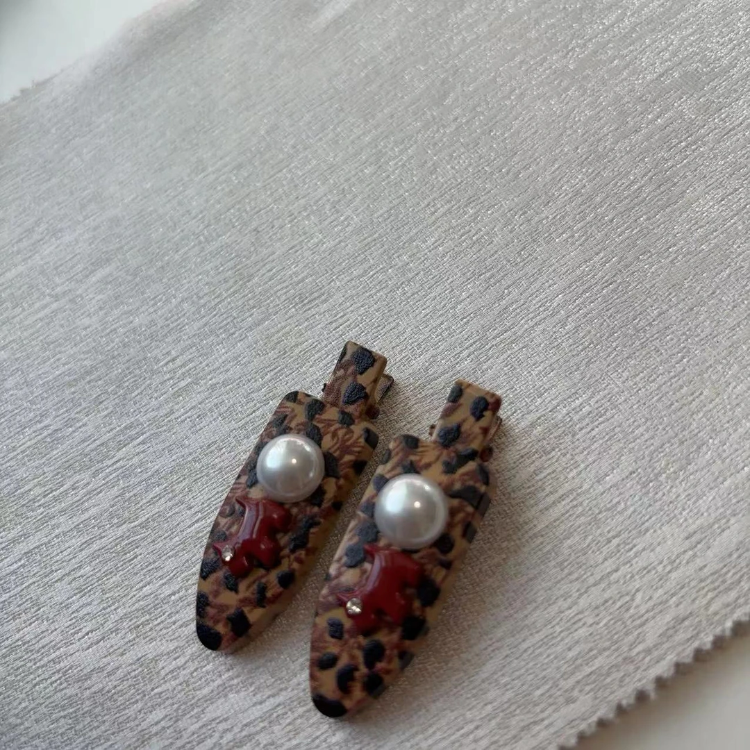 设计款豹纹卡通狗珠珠发夹一对Y246