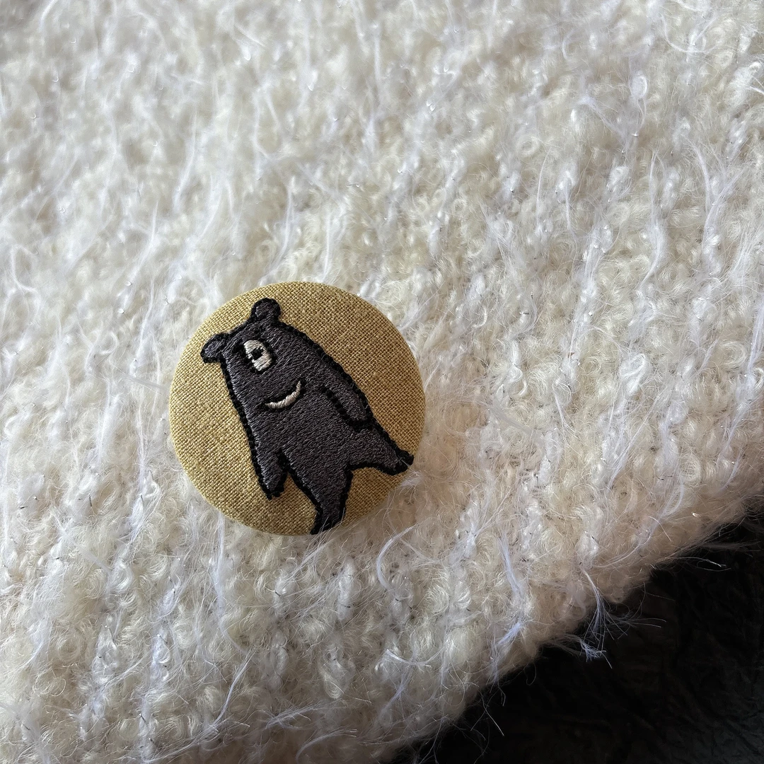 非金属布艺胸针 设计款刺绣斑马小花胸针