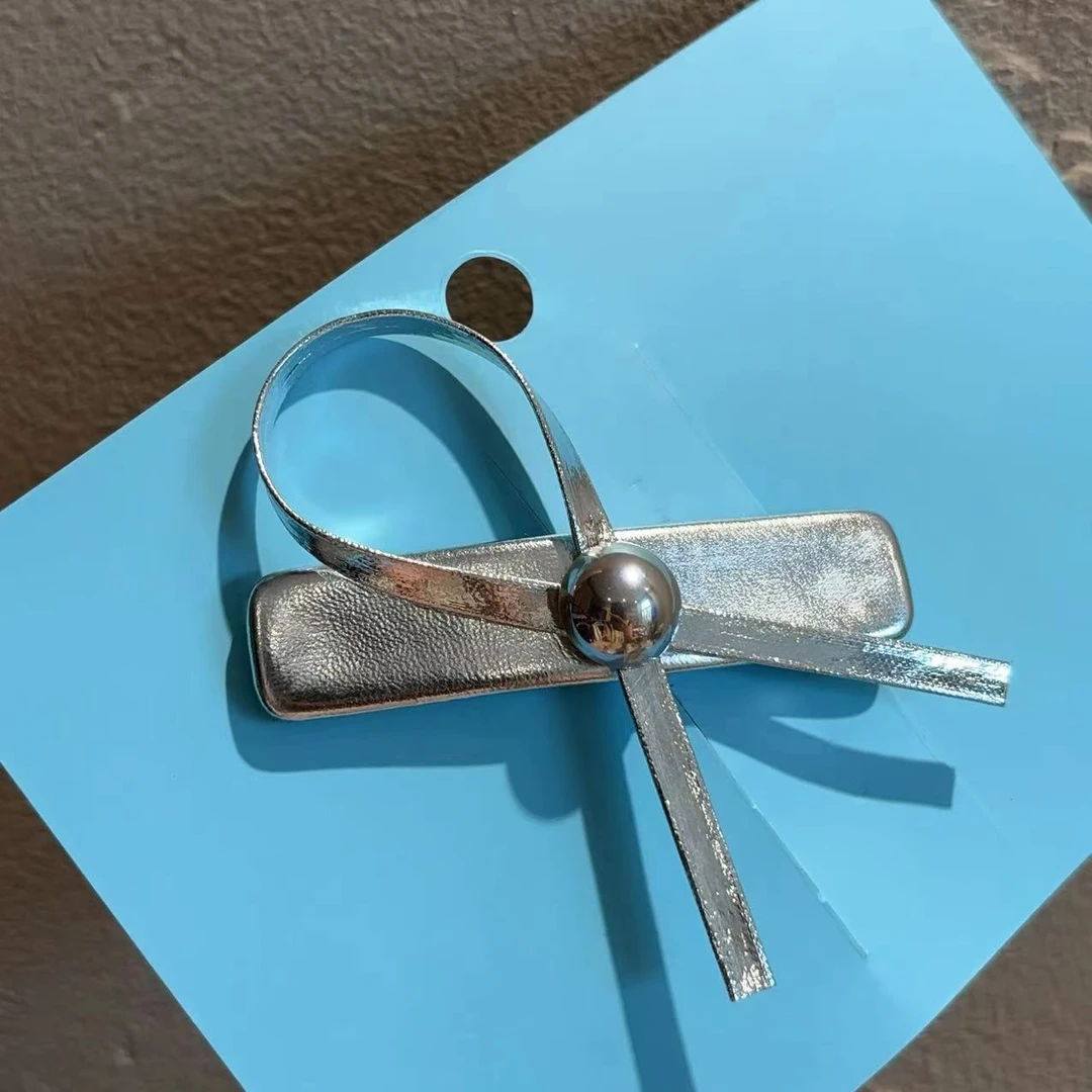 高级感领结珠珠发夹Y945