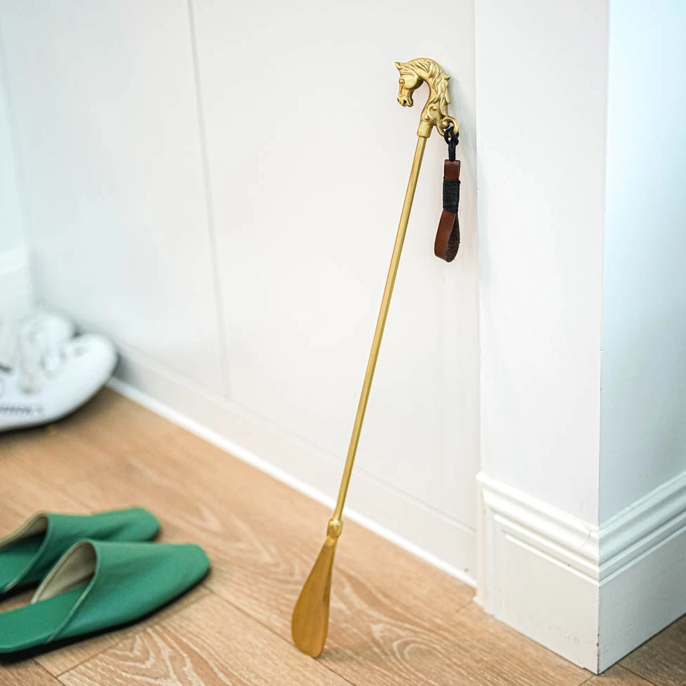 【新】高档轻奢黄铜马头鞋拔长柄家用玄关可悬挂提鞋器#GY