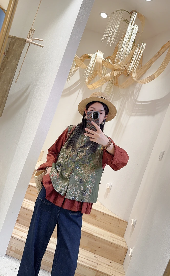 文艺新中式重工刺绣钉珠高货轻奢马甲百搭女V24580