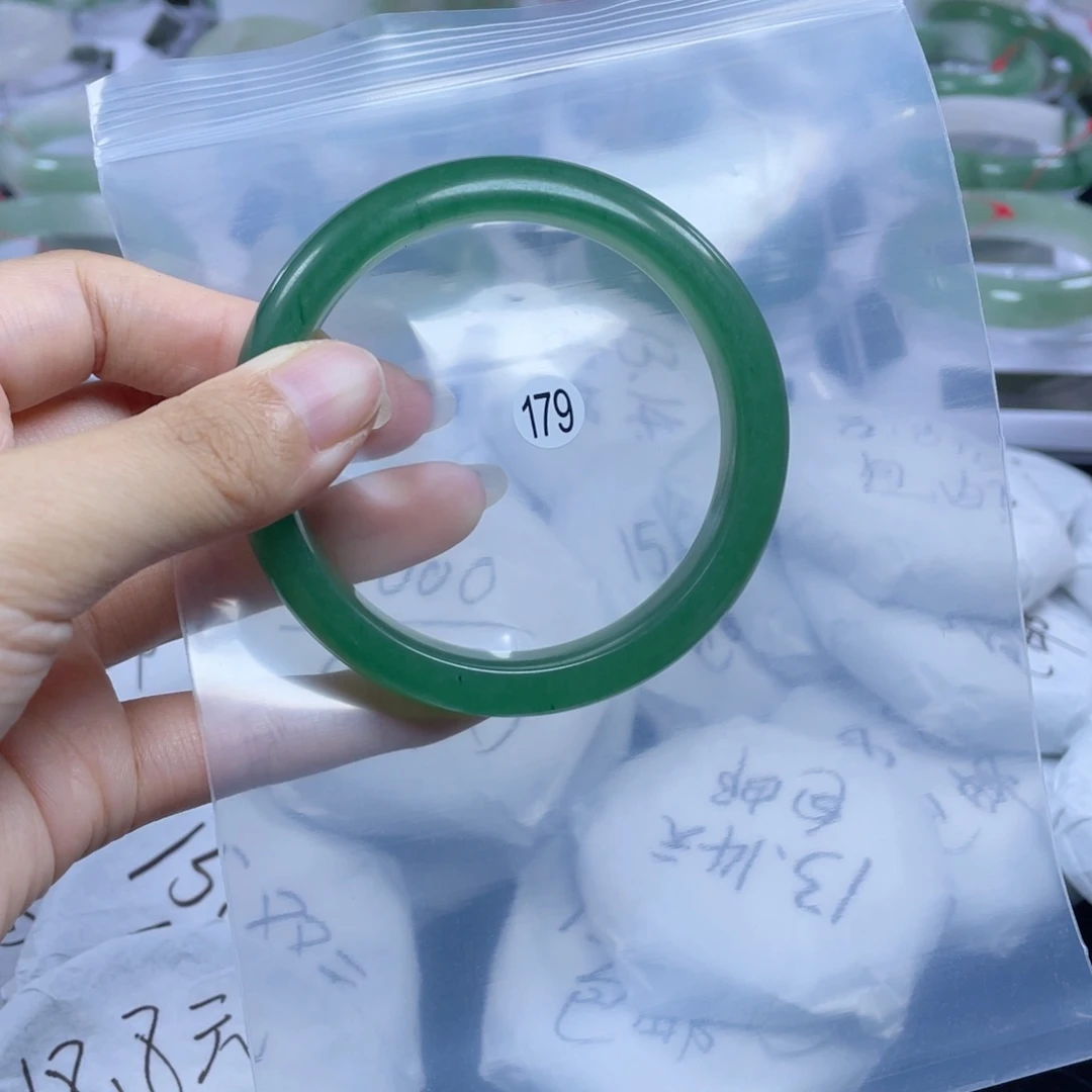 【闪购商品】石英质玉手镯未镶嵌58