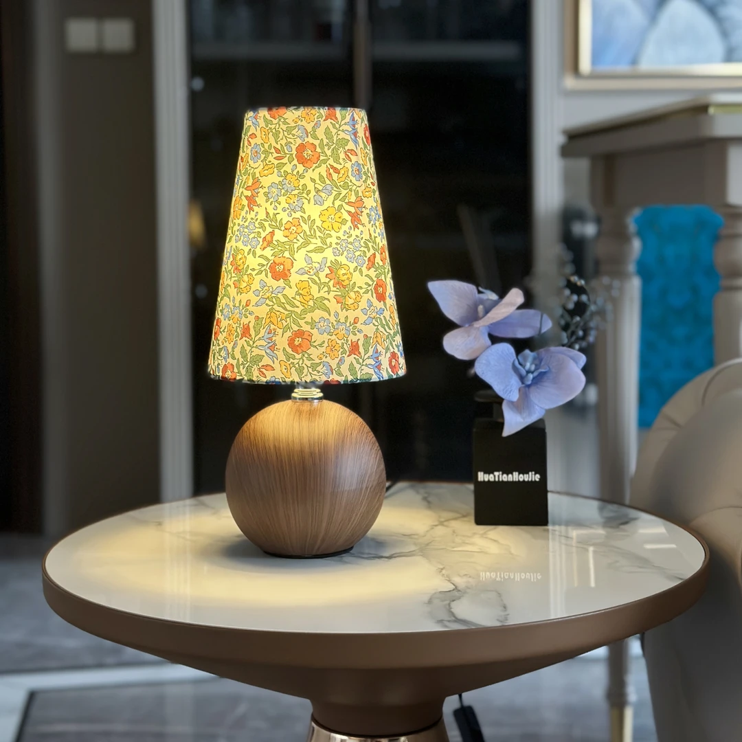 复古碎花小台灯床头百搭那看法式田园风装饰陶瓷台灯