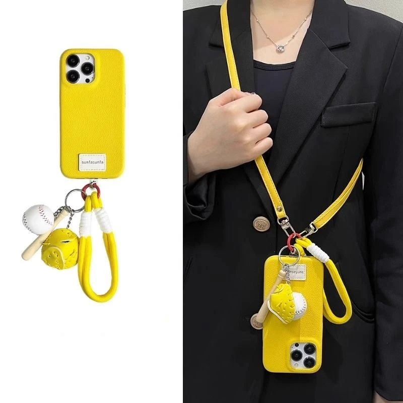 黄色荔枝纹适用苹果15promax手机壳iPhone14手提13斜跨绳12防摔16