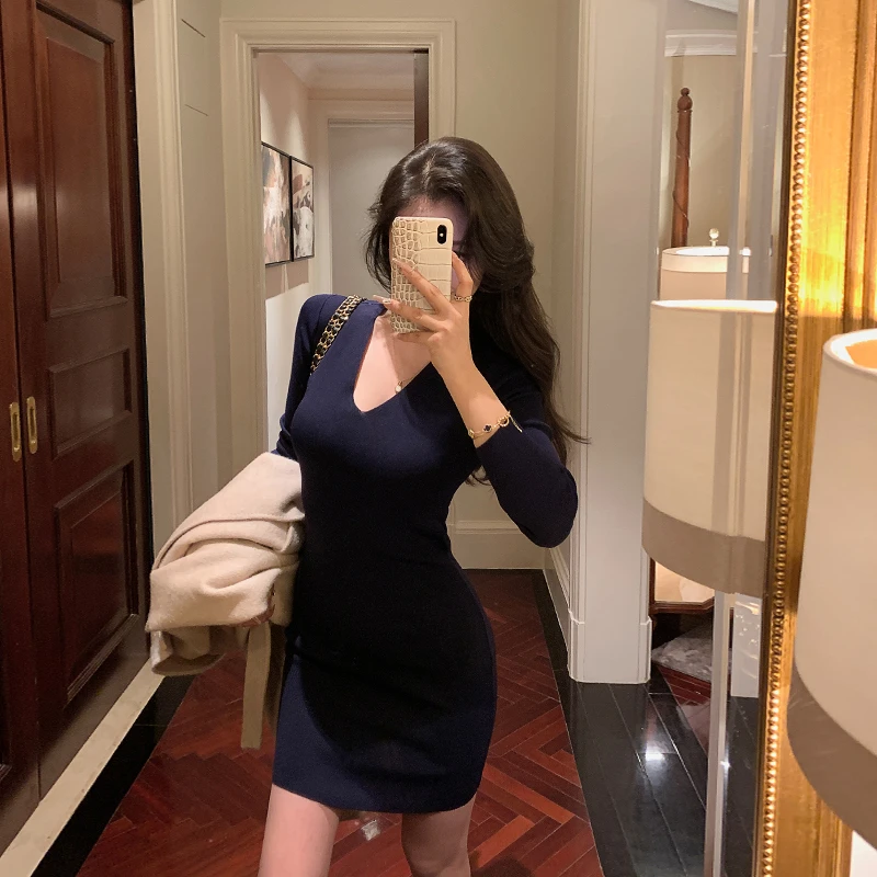 林关关藏蓝色v领针织连衣裙女包臀裙法式气质高级感裙子G81626