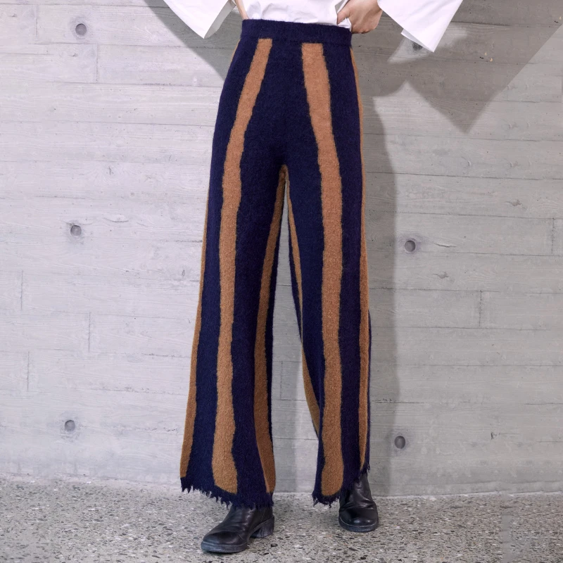 界内界外原创复古高腰直筒条纹毛边保暖慵懒显瘦针织长裤J23Z2103