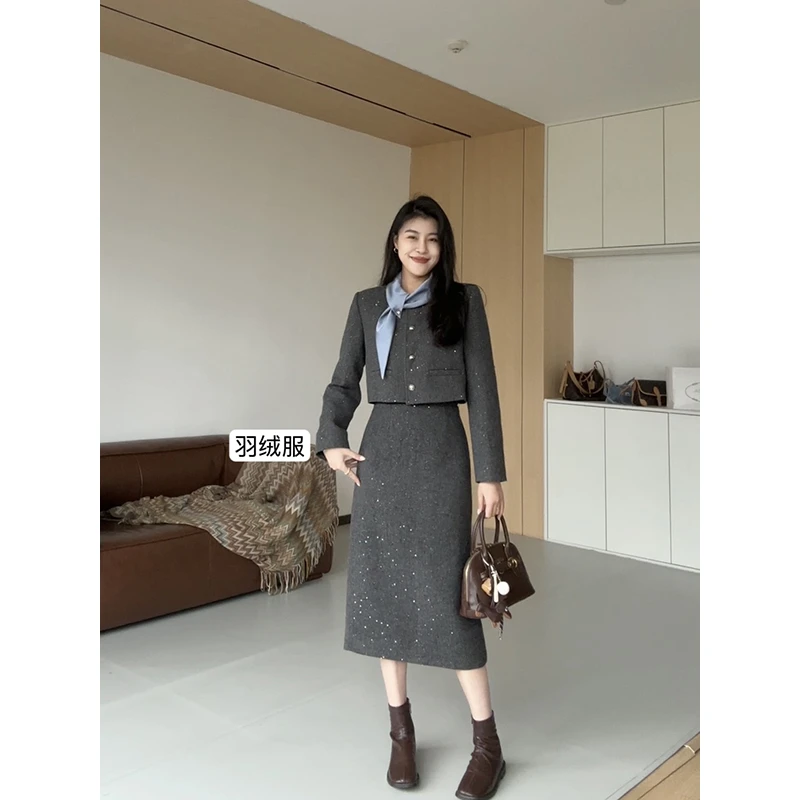 张阿星【千金审美】富家千金风撞色羽绒毛呢大衣+加绒高腰细闪裙