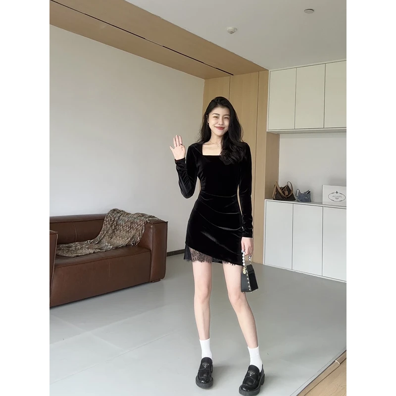 张阿星【曼舞之夜】赫本方领法式收腰丝绒蕾丝拼接连衣裙W424Q13847