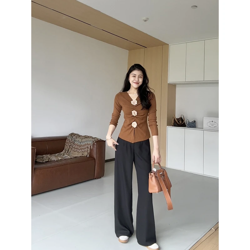 张阿星【典雅意象】秋季时尚垂感立体玫瑰v领款显瘦上衣 W424X16739