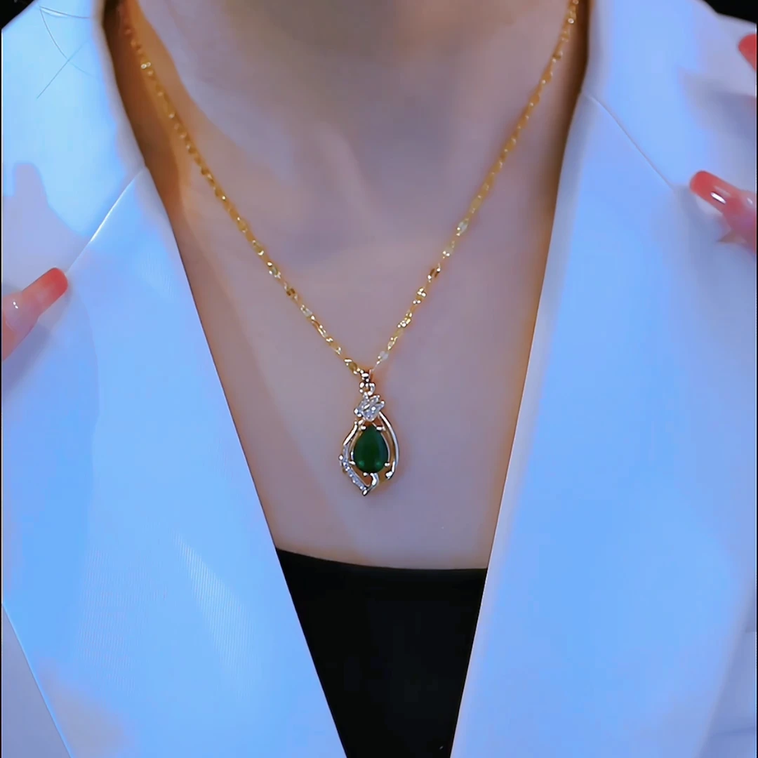 钛钢项链 时尚新款绿色合成锆石项链女气质精致锁骨链简约轻奢
