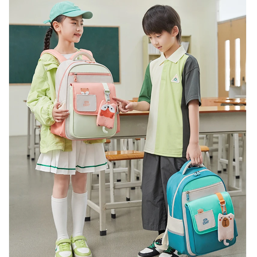 【阳光8点】1-3年级学生轻便护脊减负儿童卡通风防泼水背包#90336