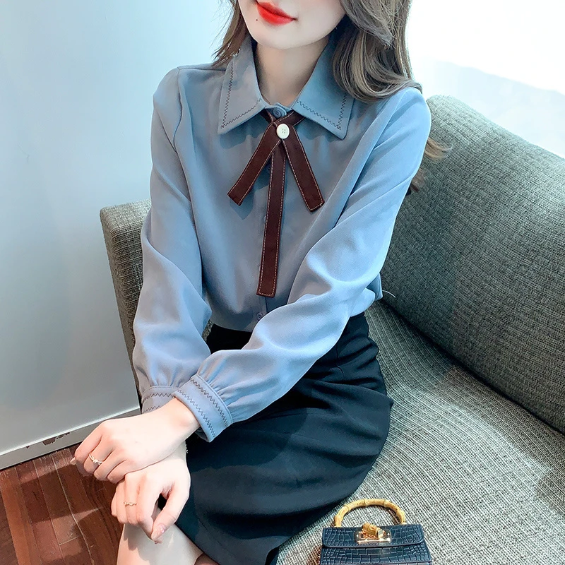 2025秋冬新款高级感长袖衬衫女士款外穿娃娃领灯芯绒衬衣蓝色上衣
