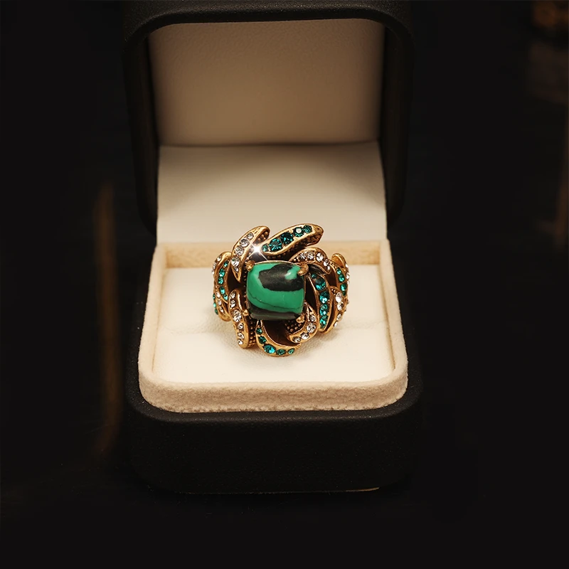 一漾 铜合金合成锆石戒指 时尚设计 绿色戒指