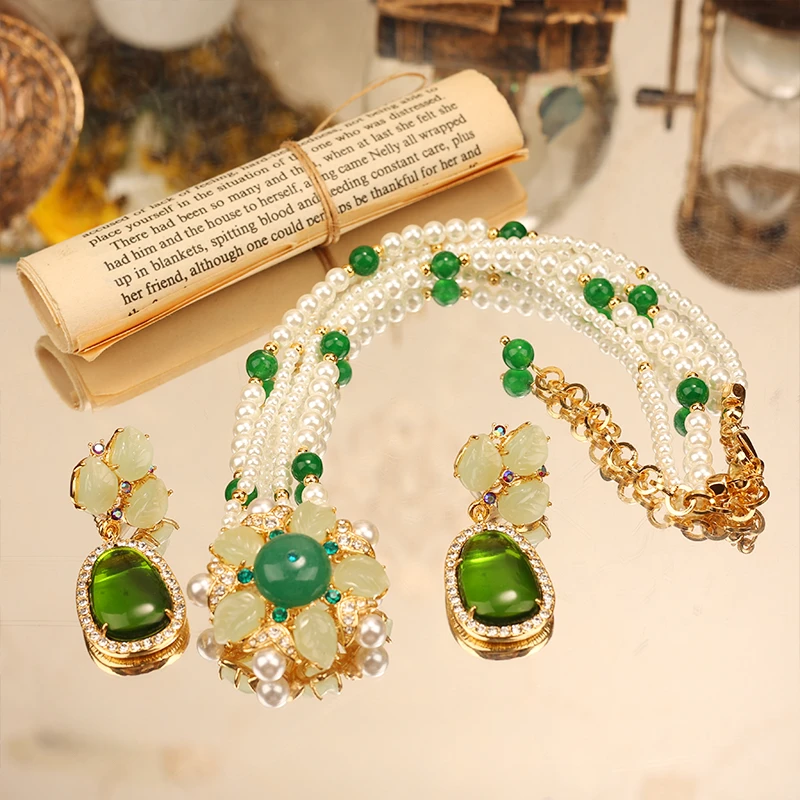 一漾 铜合金合成锆石项链 时尚设计师 白绿色花花套装