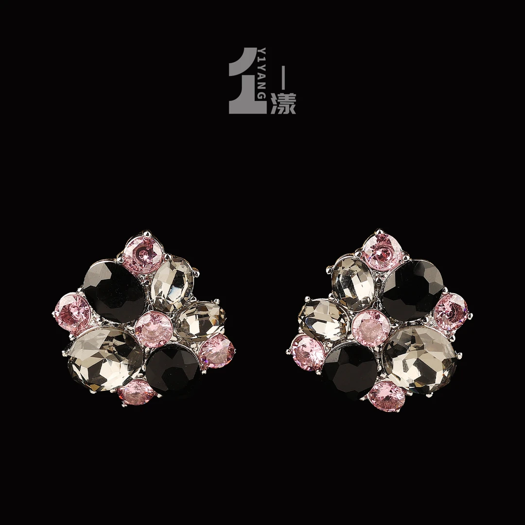 一漾 铜合金合成锆石耳饰 粉黑色耳环 气质 轻奢 百搭 复古 精致