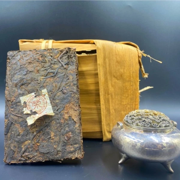 2005年昌泰恒丰源A1-001熟砖昌泰易昌号老叶普洱熟茶仓储干仓品