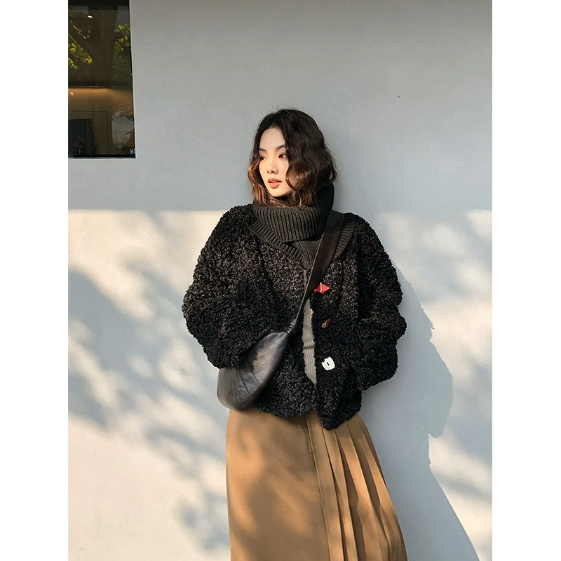 任小艺12/10  手工立体定制扣短款毛皮毛一体外套女秋冬