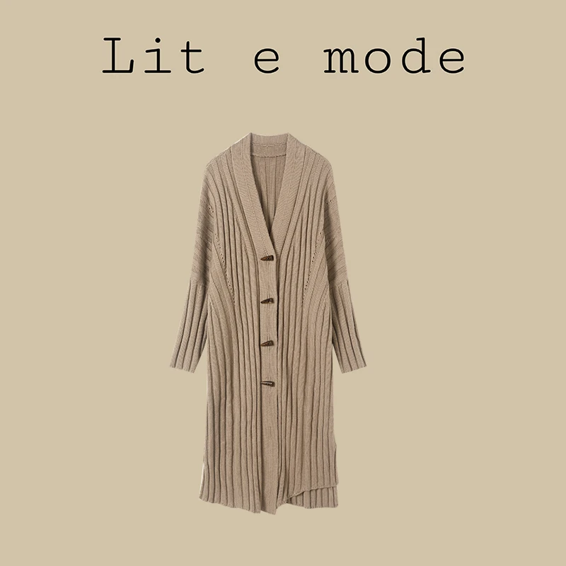 Lit e mode美拉德长款牛角扣V领开衫秋A1744