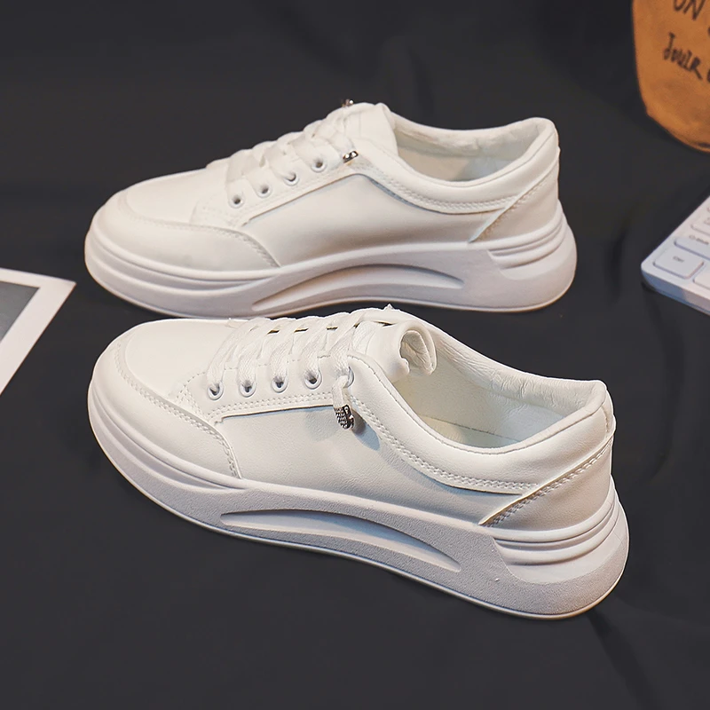 2024秋季新款小白鞋女百搭爆款单鞋厚底防滑软底运动休闲鞋YZ02