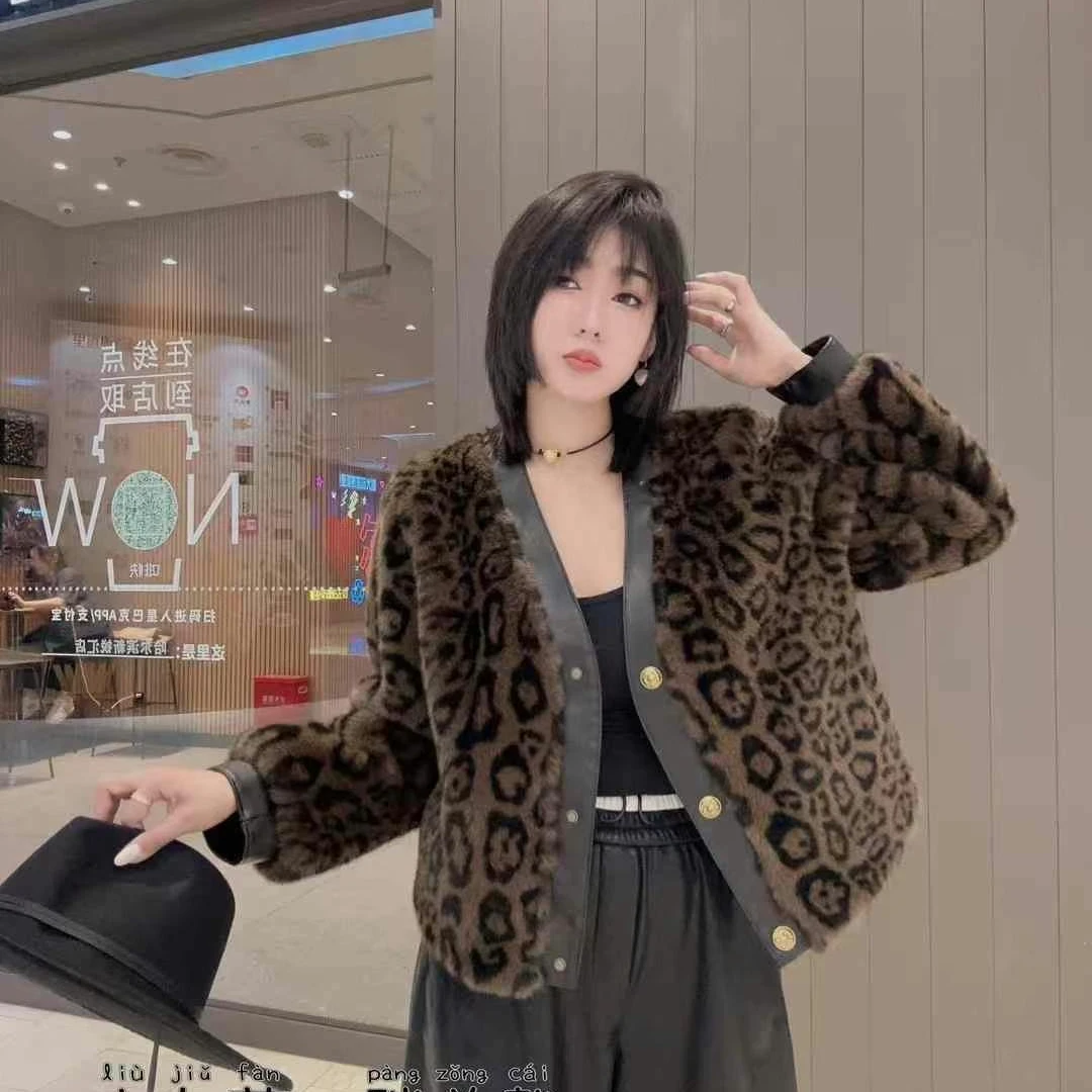 2024冬季时尚高级感减龄韩范拼接豹纹毛毛外套