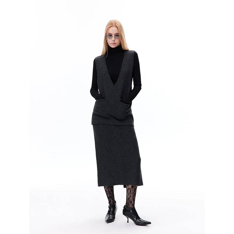 Loala office  高智感极简v领针织套装-半裙