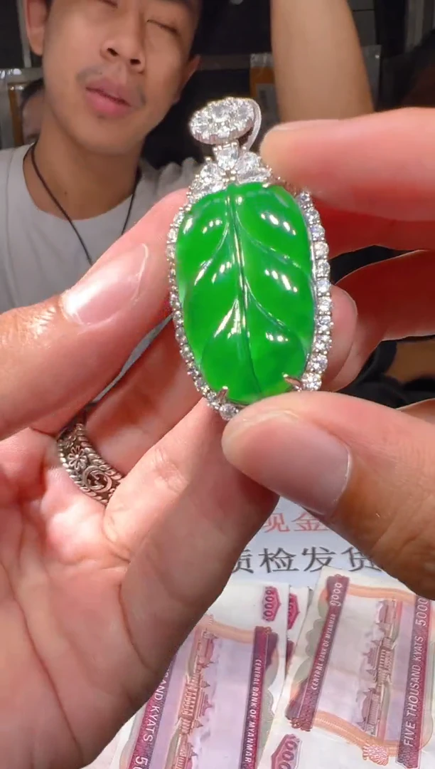 【闪购商品】定制翡翠未镶嵌63定制翡翠-多样性发货（发其一）