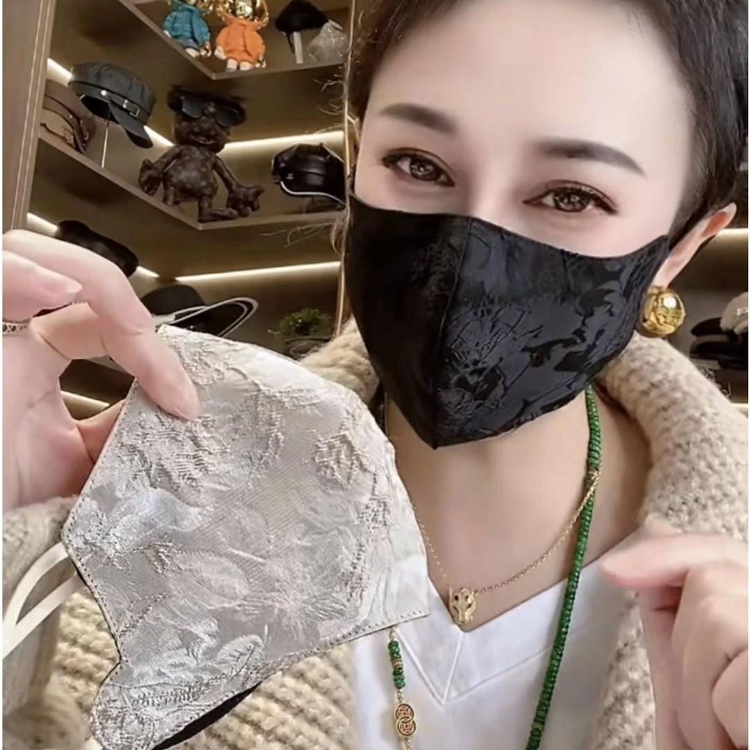 3D提花工艺刺绣提花三层立体高档保暖国风百搭口罩送妈妈防晒面罩
