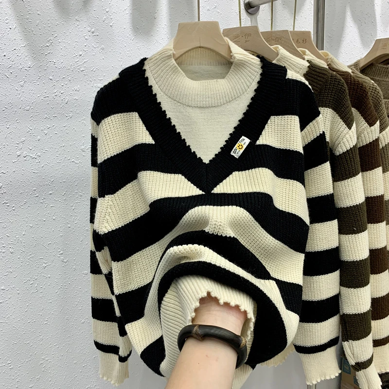 大码假两件条纹减龄针织衫毛衣女秋冬2023新款小众宽松网红上衣潮