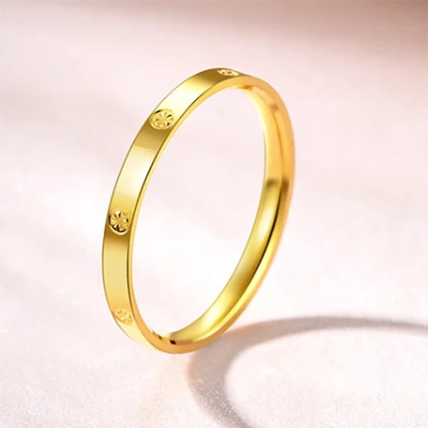 Chow Tai Seng/周大生足金卡家亮面金戒指气质亮面简约情侣女款