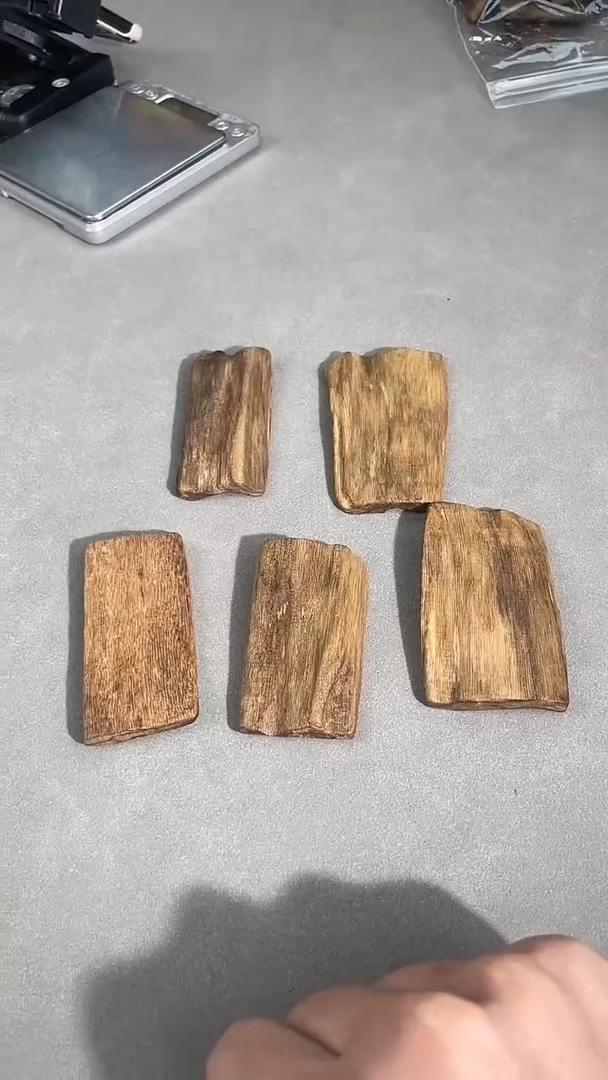 【闪购商品】沉香手把件克+U86海南多样性发一