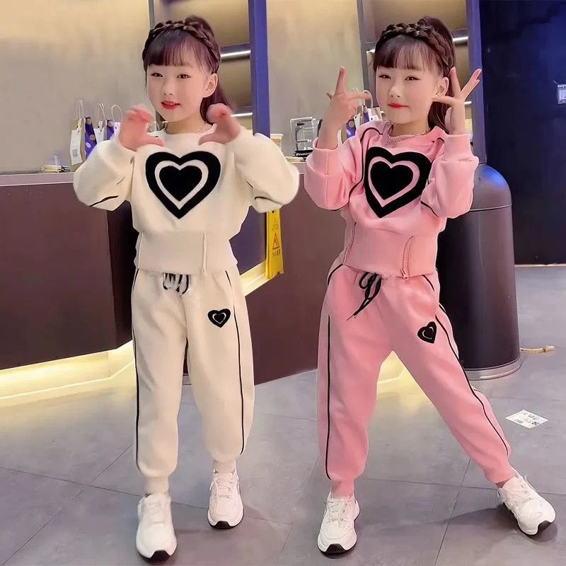 2023年女童春季新款休闲洋气中大童爱心圆领时髦网红卫衣运动套装