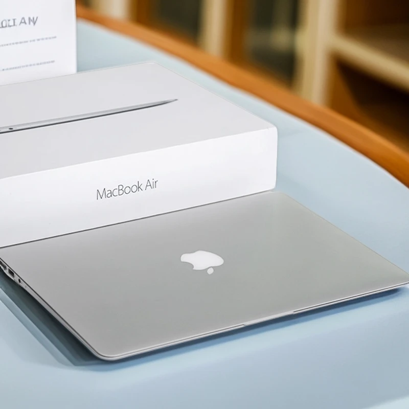 95新 Apple/苹果 MacBookAir  11.6寸超薄便携刀锋版基础福利款