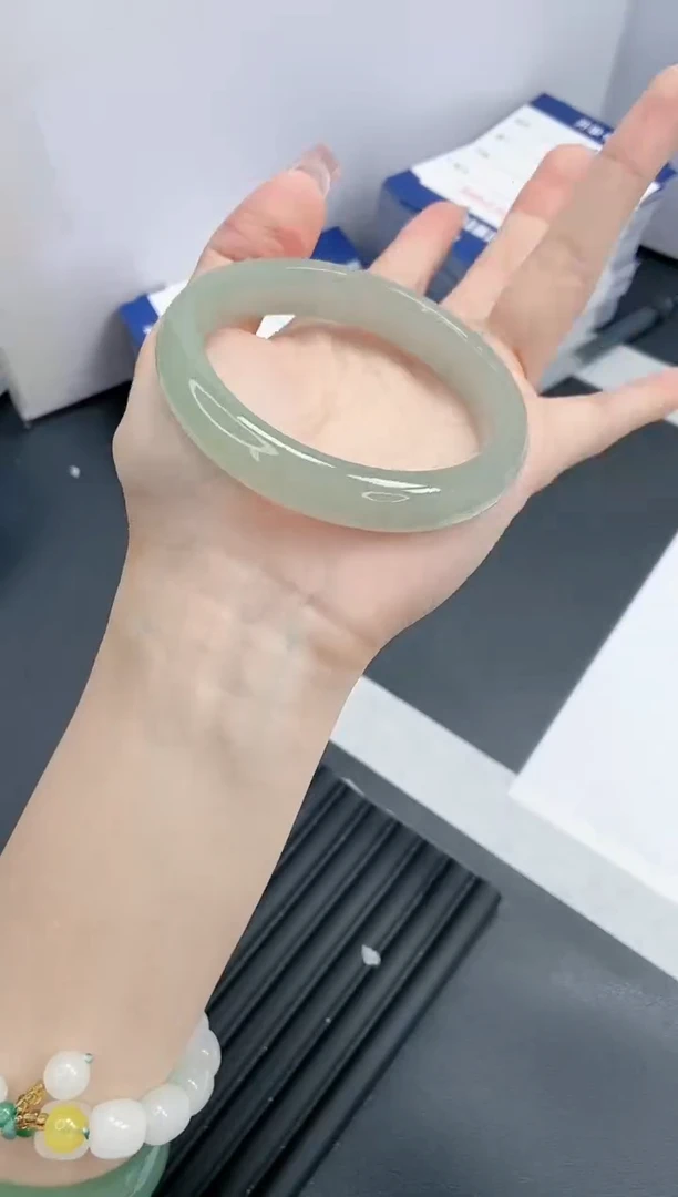 【闪购商品】石英质玉手镯未镶嵌A109-59.3