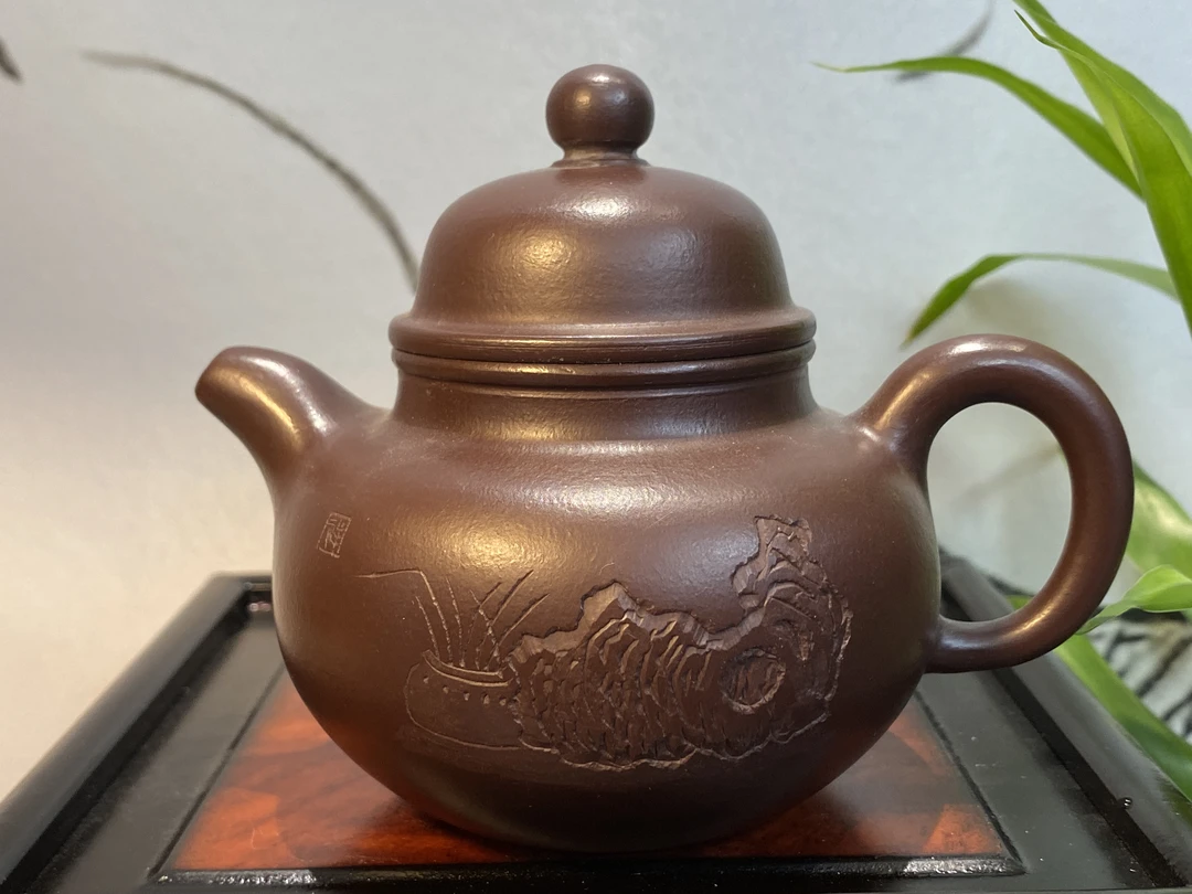 掇球紫砂壶-紫朱泥-王桂-200CC纯手工