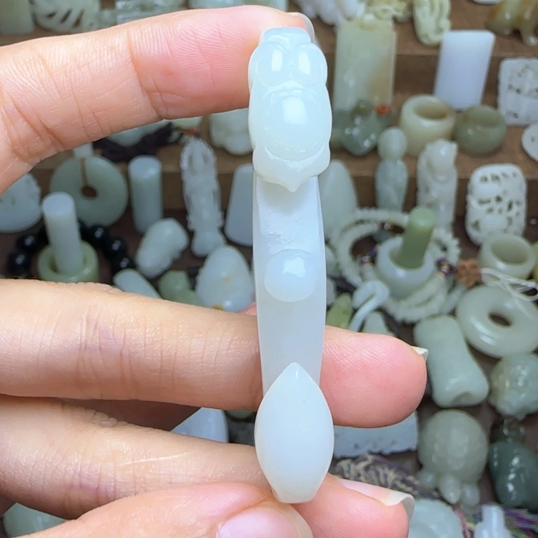 和田玉挂件未镶嵌玉如意