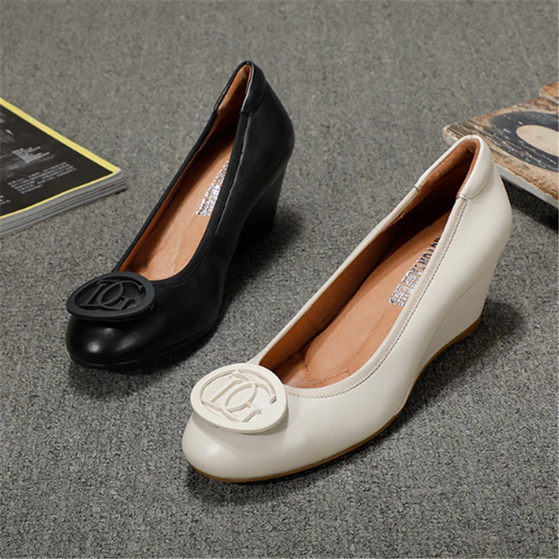 圆头坡跟单鞋女法式秋冬真皮内增高女鞋浅口高跟鞋时尚软底瓢鞋