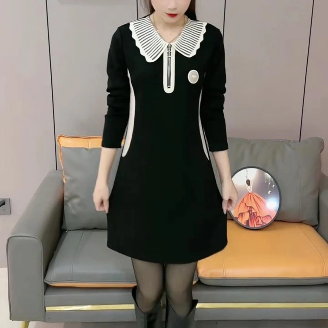 2024秋冬新款时尚气质显瘦加绒保暖设计感中长款娃娃领打底连衣裙