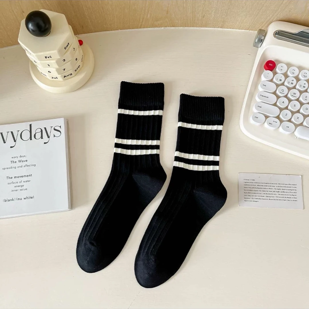 【甜甜家】粉丝福利：舒适纯色条纹纯黑袜（五双）