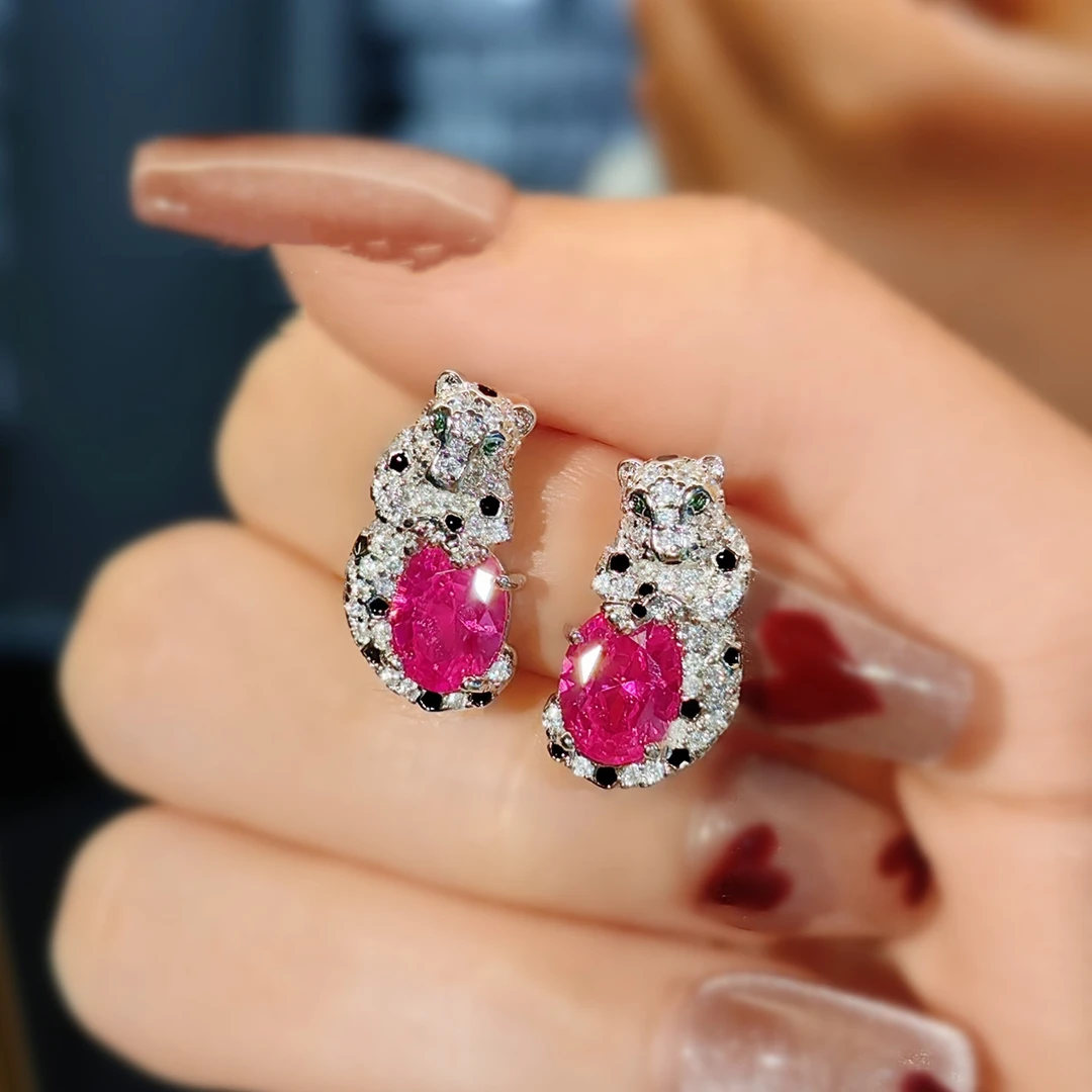 铜合金合成锆石耳饰 轻奢小众设计高级感百搭豹子耳钉E1442-2459