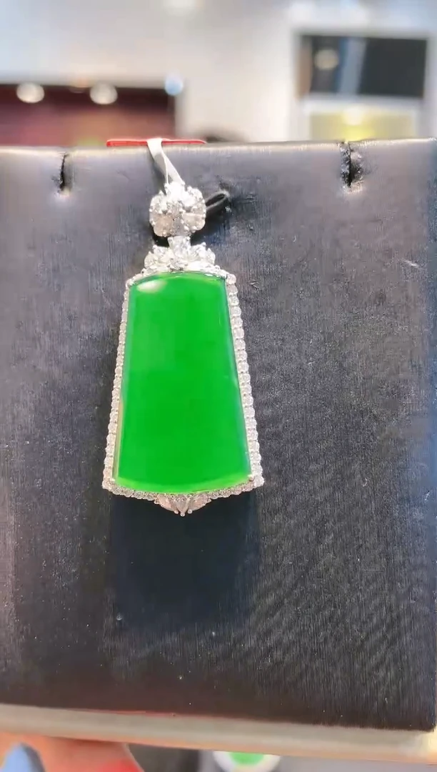 【闪购商品】翡翠颈饰18K金镶嵌A134天然A货翡翠吊坠