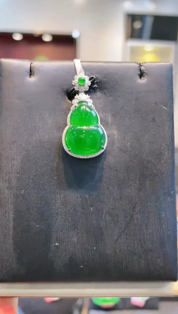 【闪购商品】翡翠颈饰18K金镶嵌A22天然A货翡翠吊坠