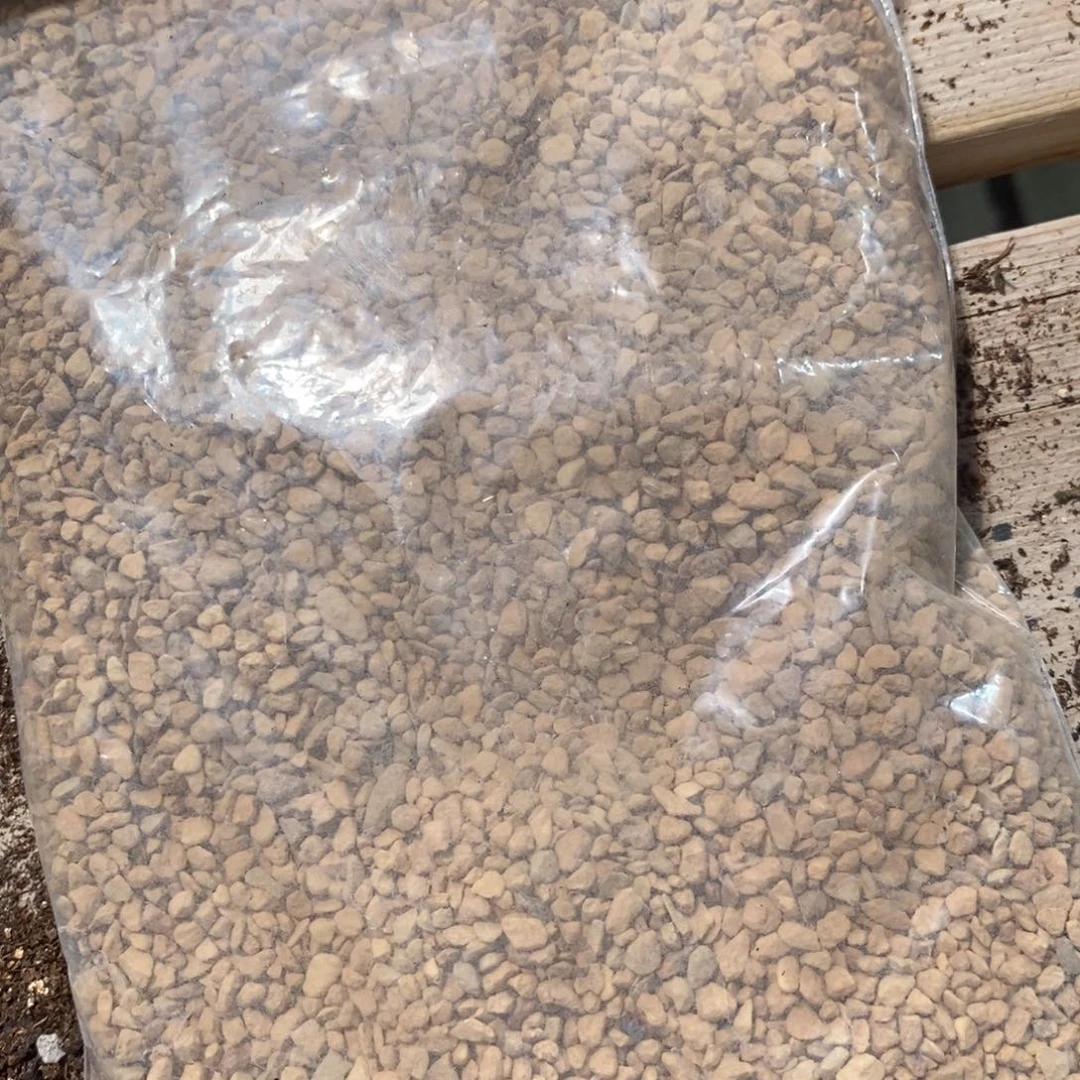 铺面土1袋。