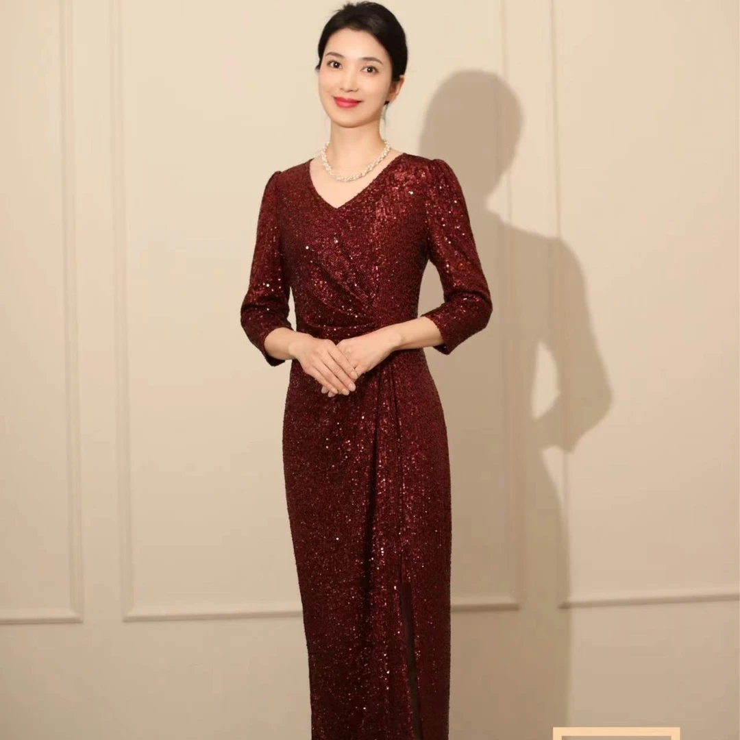 红色亮片礼服西喜妈妈喜婆婆气质连衣裙显瘦高贵洋气轻奢时尚百搭