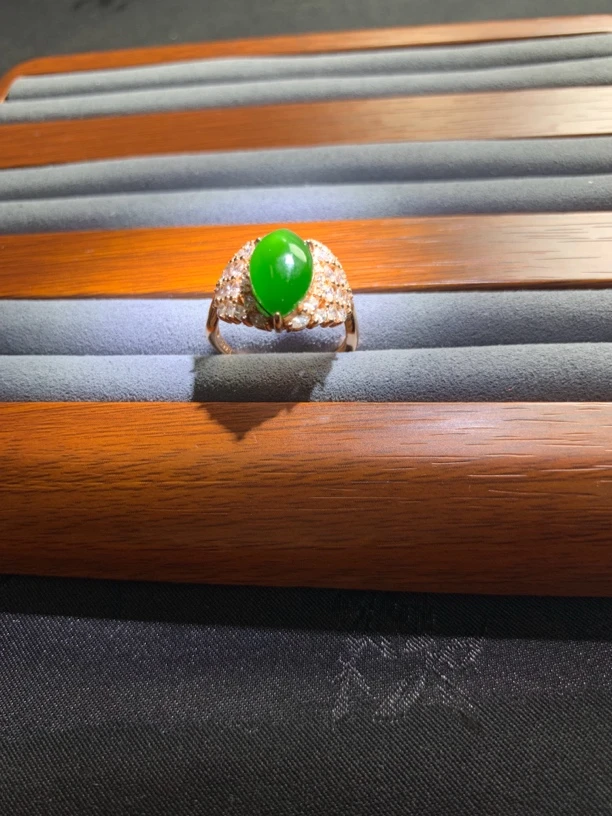 和田玉碧玉蛋面镶嵌女款戒指