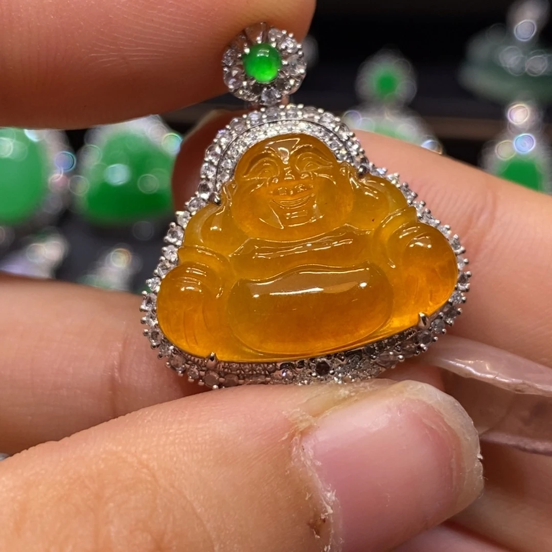 翡翠挂件18K金镶嵌涵**贝天然翡翠