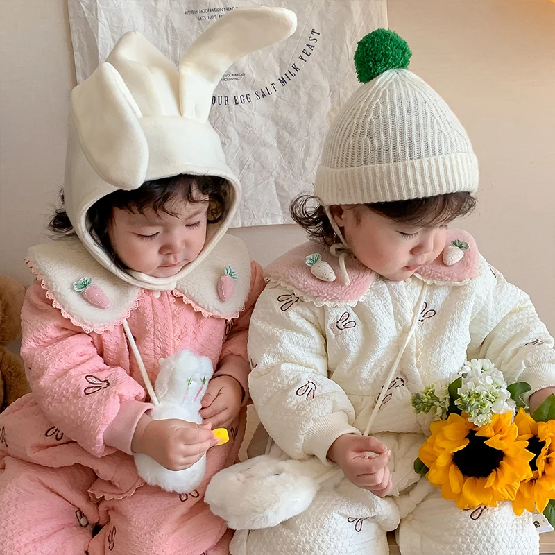 H608棉服连体衣 夹棉加厚女宝宝可爱刺绣重工爬爬服冬季连体衣