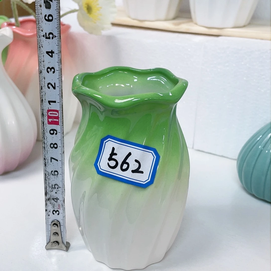 瓶562号绿色陶瓷高12厘米