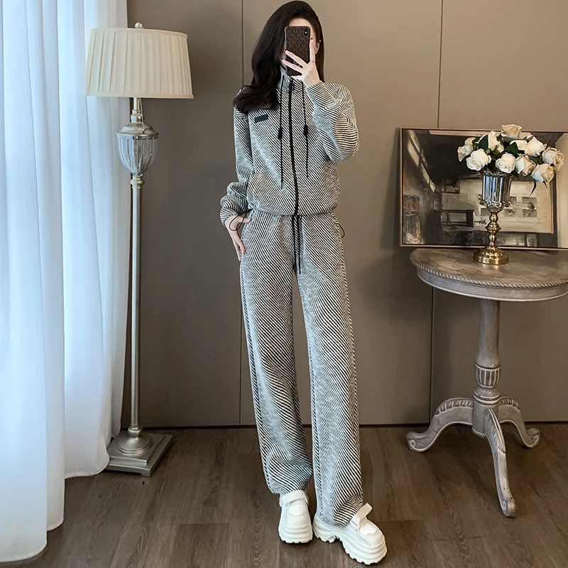 高级感时尚休闲运动套装女秋季气质立领灰色条纹卫衣阔腿裤两件套