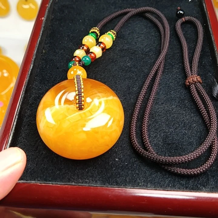 蜜蜡吊坠(赠链)未镶嵌