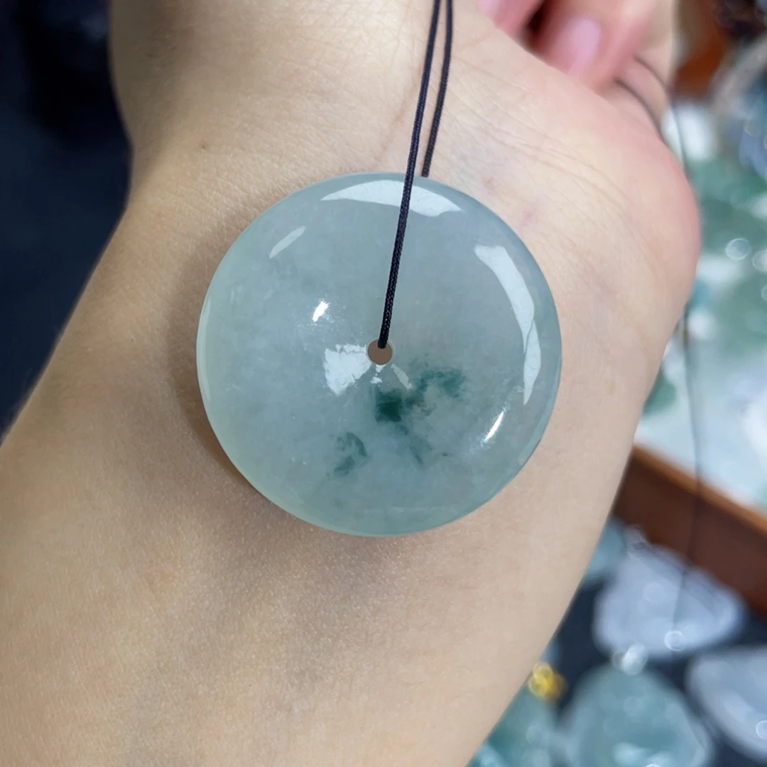 翡翠颈饰未镶嵌吊坠